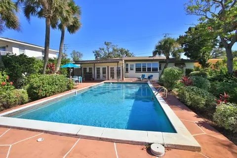 462 Riverside Dr, Ormond Beach, FL 32176 photo 4
