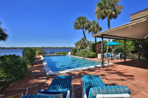 462 Riverside Dr, Ormond Beach, FL 32176 photo 2