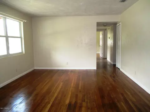 545 S Ridgewood Ave, Ormond Beach, FL 32174 photo 4