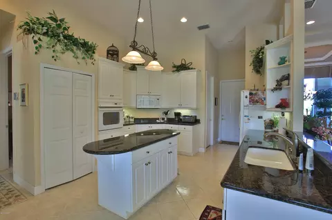 1098 Hampstead Ln, Ormond Beach, FL 32174 photo 11