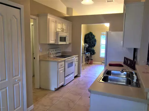 450 Harbour Lights Dr, Ormond Beach, FL 32174 photo 9