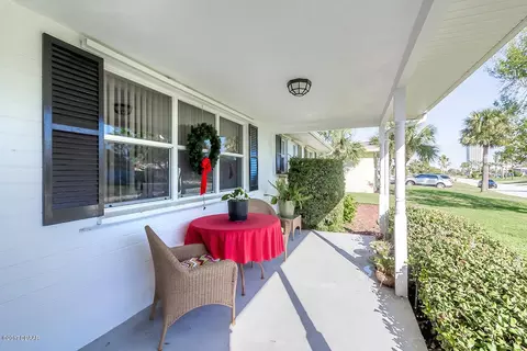 53 Ivanhoe Dr, Ormond Beach, FL 32176 photo 4