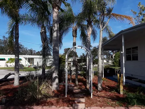 122 Pine St, Edgewater, FL 32141 photo 2