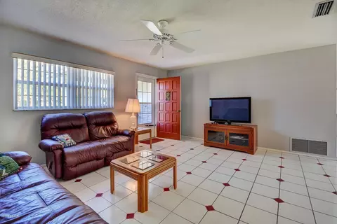 45 Pinehurst Cir, Ormond Beach, FL 32174 photo 3