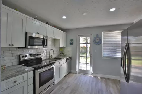 70 River Dr, Ormond Beach, FL 32176 photo 4
