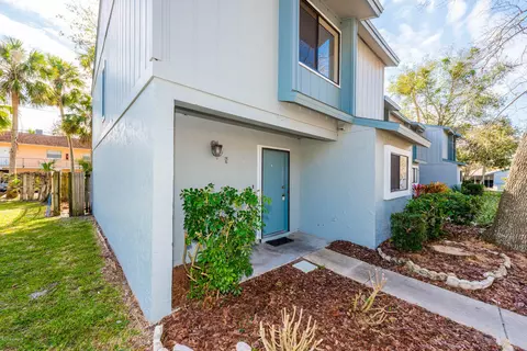 8 Fair Oaks Cir, Ormond Beach, FL 32174 photo 2