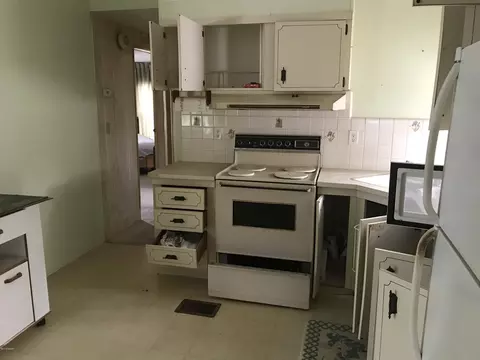 126 Pine St, Edgewater, FL 32141 photo 2
