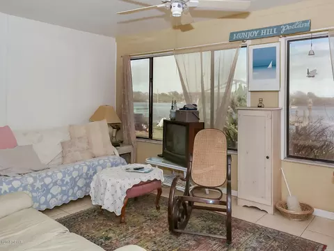 7 Pelican Ln, Edgewater, FL 32141 photo 9