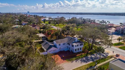 553 Riverside Dr, Ormond Beach, FL 32176 photo 3