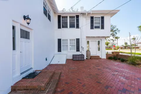 553 Riverside Dr, Ormond Beach, FL 32176 photo 11