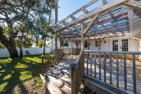 553 Riverside Dr, Ormond Beach, FL 32176 photo 2