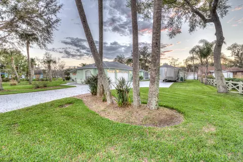 2030 Lime Tree Dr, Edgewater, FL 32141 photo 2