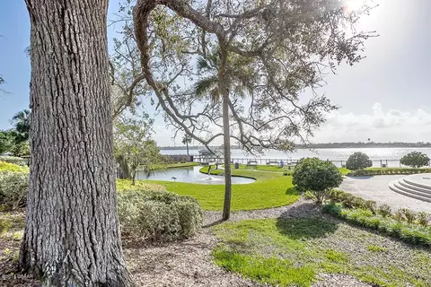 115 Riverside Dr, Ormond Beach, FL 32176 photo 4