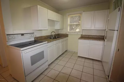 65 Glover St, Eustis, FL 32726 photo 5