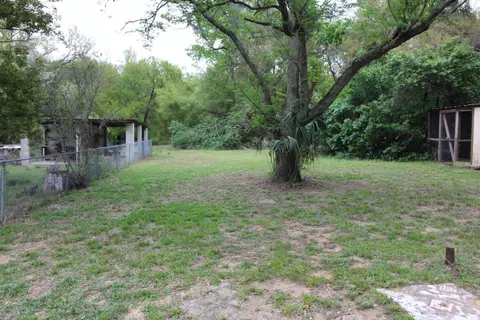 65 Glover St, Eustis, FL 32726 photo 2