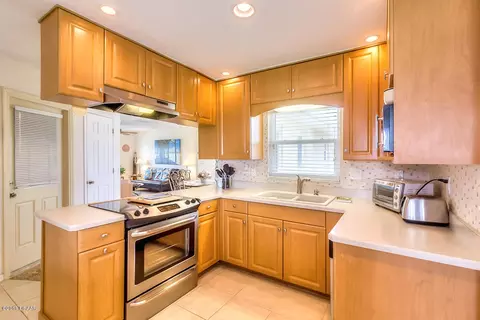 11 Sea Grape Ter, Ormond Beach, FL 32176 photo 10