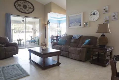 328 Admiralty Ct, Edgewater, FL 32141 photo 7