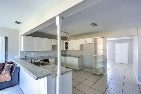 3227 Willow Oak Dr, Edgewater, FL 32141 photo 13