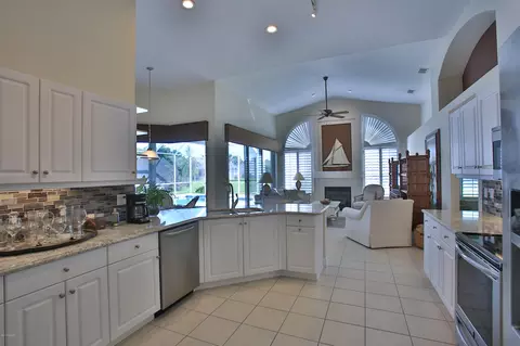 70 Bridgewater Ln, Ormond Beach, FL 32174 photo 12