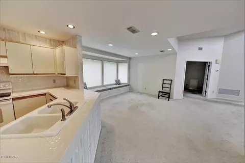 28 Treetop Cir, Ormond Beach, FL 32174 photo 8