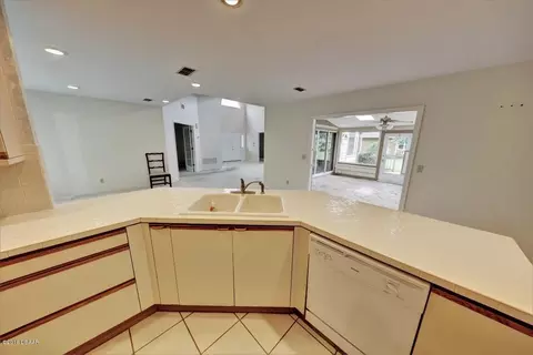 28 Treetop Cir, Ormond Beach, FL 32174 photo 9