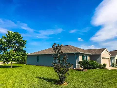 302 Admiralty Ct, Edgewater, FL 32141 photo 1