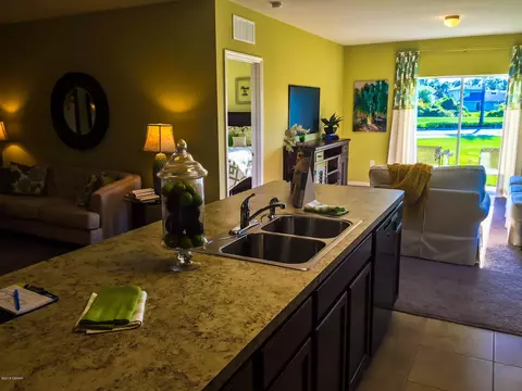 302 Admiralty Ct, Edgewater, FL 32141 photo 5