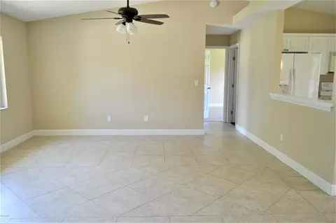 2426 Willow Oak Dr, Edgewater, FL 32141 photo 4