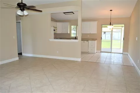 2426 Willow Oak Dr, Edgewater, FL 32141 photo 2