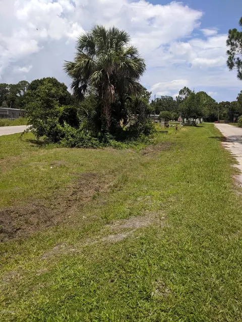 148 West Loop, Oak Hill, FL 32759 photo 7