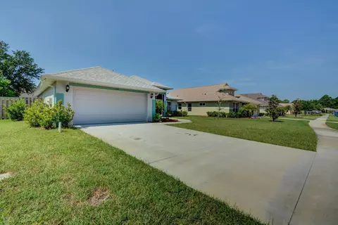 1444 Springleaf Dr, Ormond Beach, FL 32174 photo 4