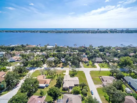 1418 N Beach St, Ormond Beach, FL 32174 photo 2