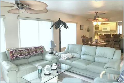 9 Seacrest Dr, Ormond Beach, FL 32176 photo 4