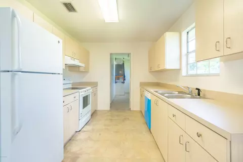 2325 Silver Palm Dr, Edgewater, FL 32141 photo 8