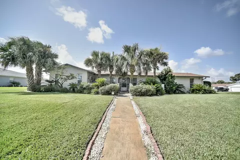 8 Seafarers Dr, Ormond Beach, FL 32176 photo 1