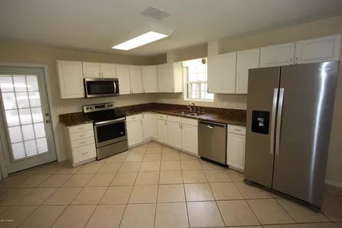 1808 Pine Tree Dr, Edgewater, FL 32132 photo 4