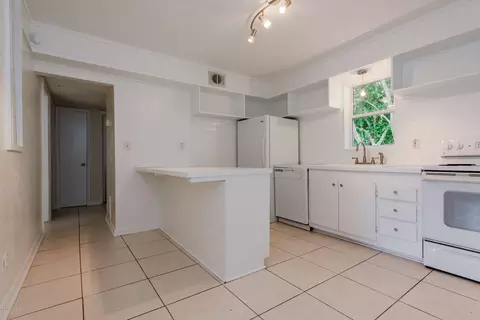 548 S Ridgewood Ave, Ormond Beach, FL 32174 photo 8