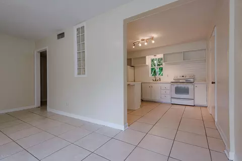 548 S Ridgewood Ave, Ormond Beach, FL 32174 photo 7
