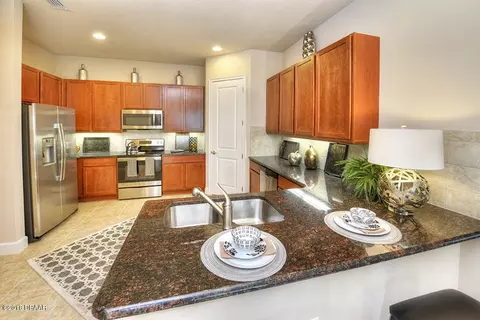 840 Aldenham Ln, Ormond Beach, FL 32174 photo 5