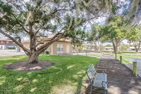 1640 Juno Trl #204E, Astor, FL 32102 photo 31