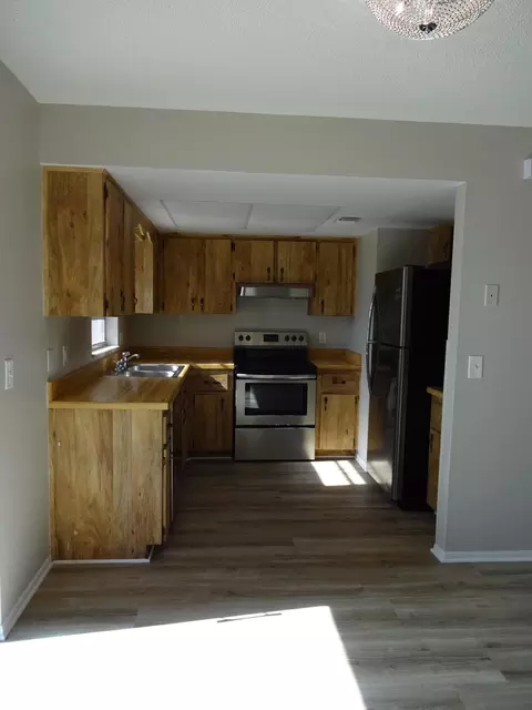 8 Lakeview Cir, Ormond Beach, FL 32174 photo 5