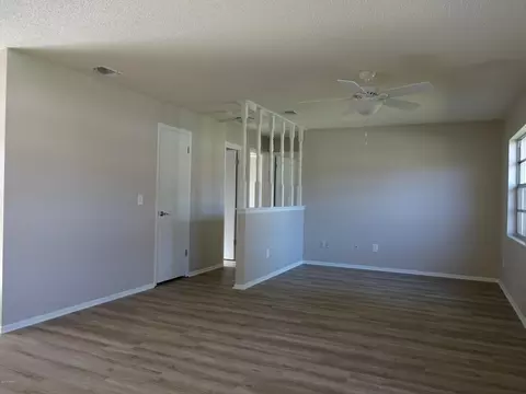 8 Lakeview Cir, Ormond Beach, FL 32174 photo 3
