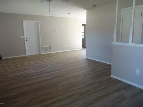 8 Lakeview Cir, Ormond Beach, FL 32174 photo 9