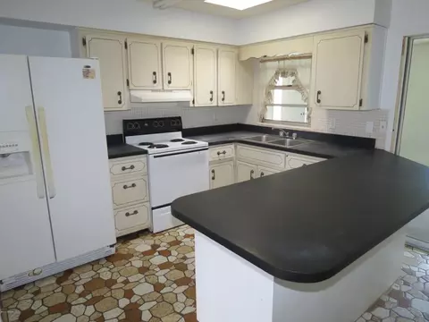 1705 Valencia Ave, Ormond Beach, FL 32174 photo 2