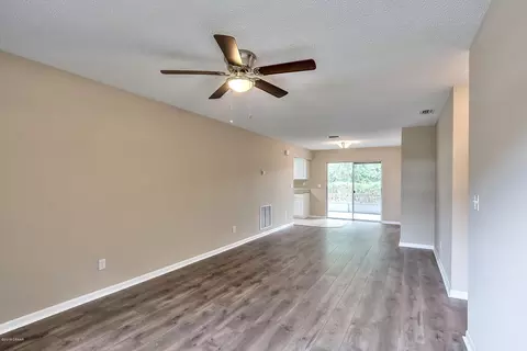 1057 Beulah Dr, Edgewater, FL 32132 photo 4