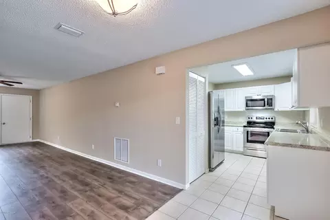 1057 Beulah Dr, Edgewater, FL 32132 photo 5