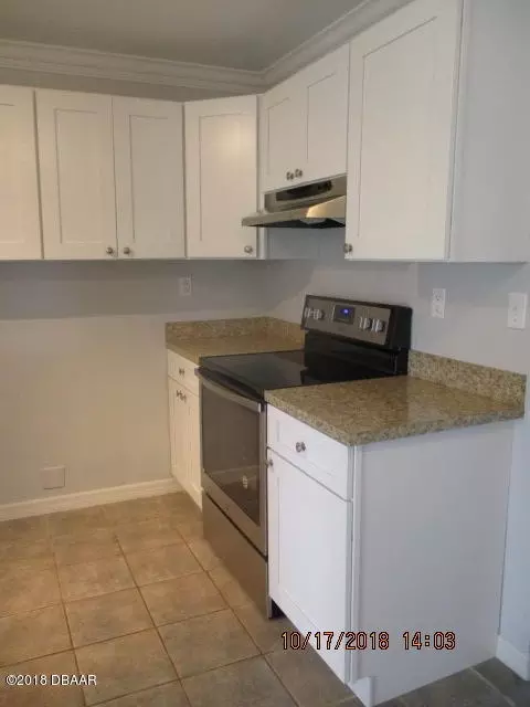 1712 Queen Palm Dr, Edgewater, FL 32132 photo 5