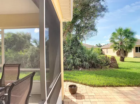 226 Tree Branch Ln, Edgewater, FL 32141 photo 6