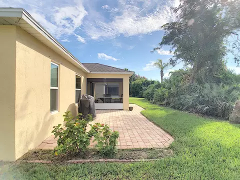 226 Tree Branch Ln, Edgewater, FL 32141 photo 3