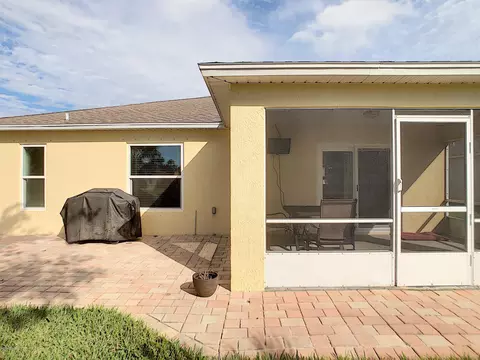 226 Tree Branch Ln, Edgewater, FL 32141 photo 5
